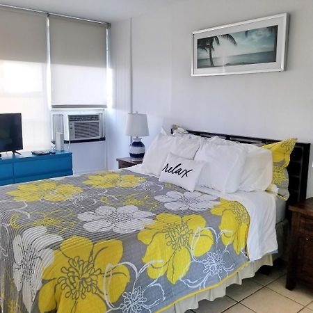 Beachfront Coral Beach Condo Сан Хуан Екстериор снимка
