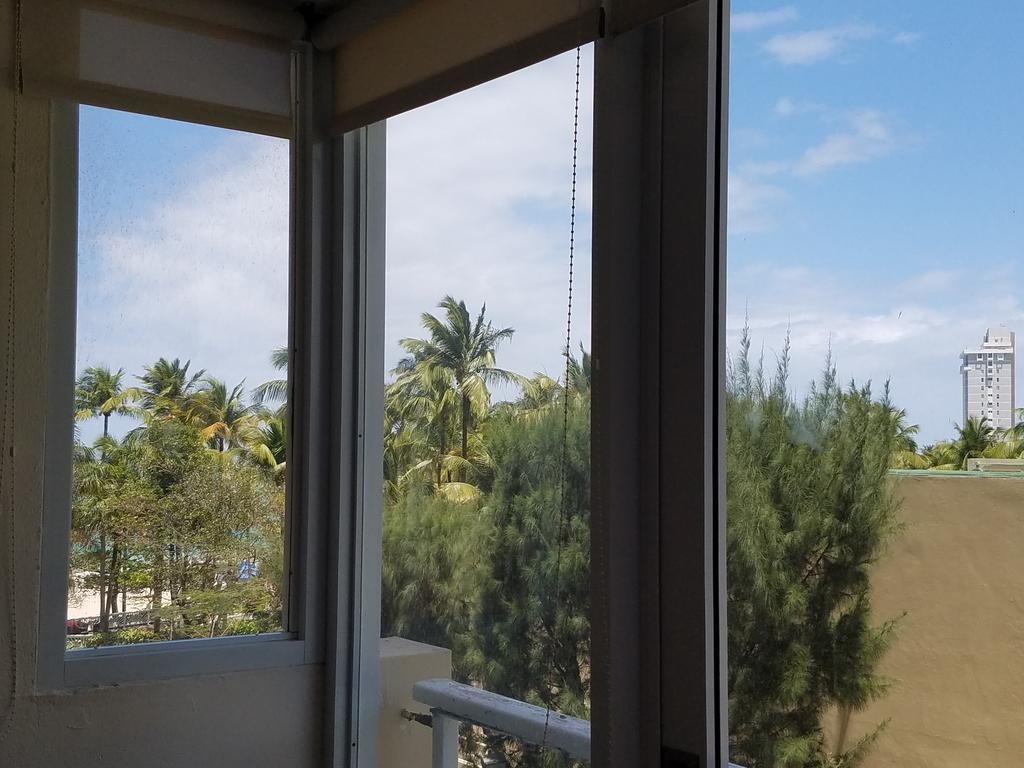Beachfront Coral Beach Condo Сан Хуан Екстериор снимка