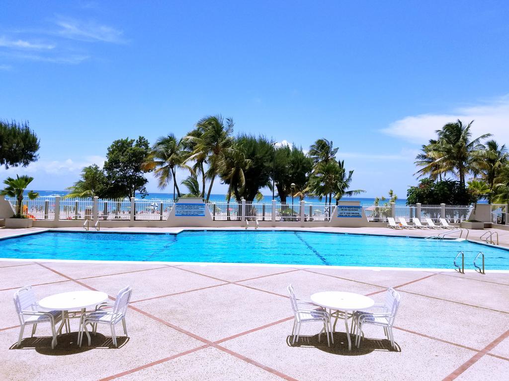 Beachfront Coral Beach Condo Сан Хуан Екстериор снимка