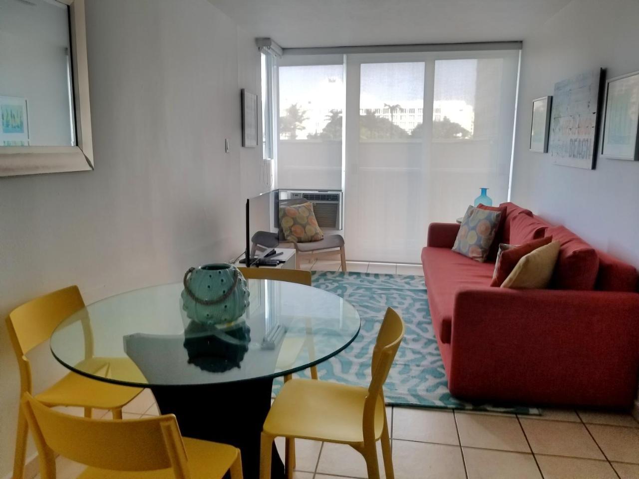 Beachfront Coral Beach Condo Сан Хуан Екстериор снимка
