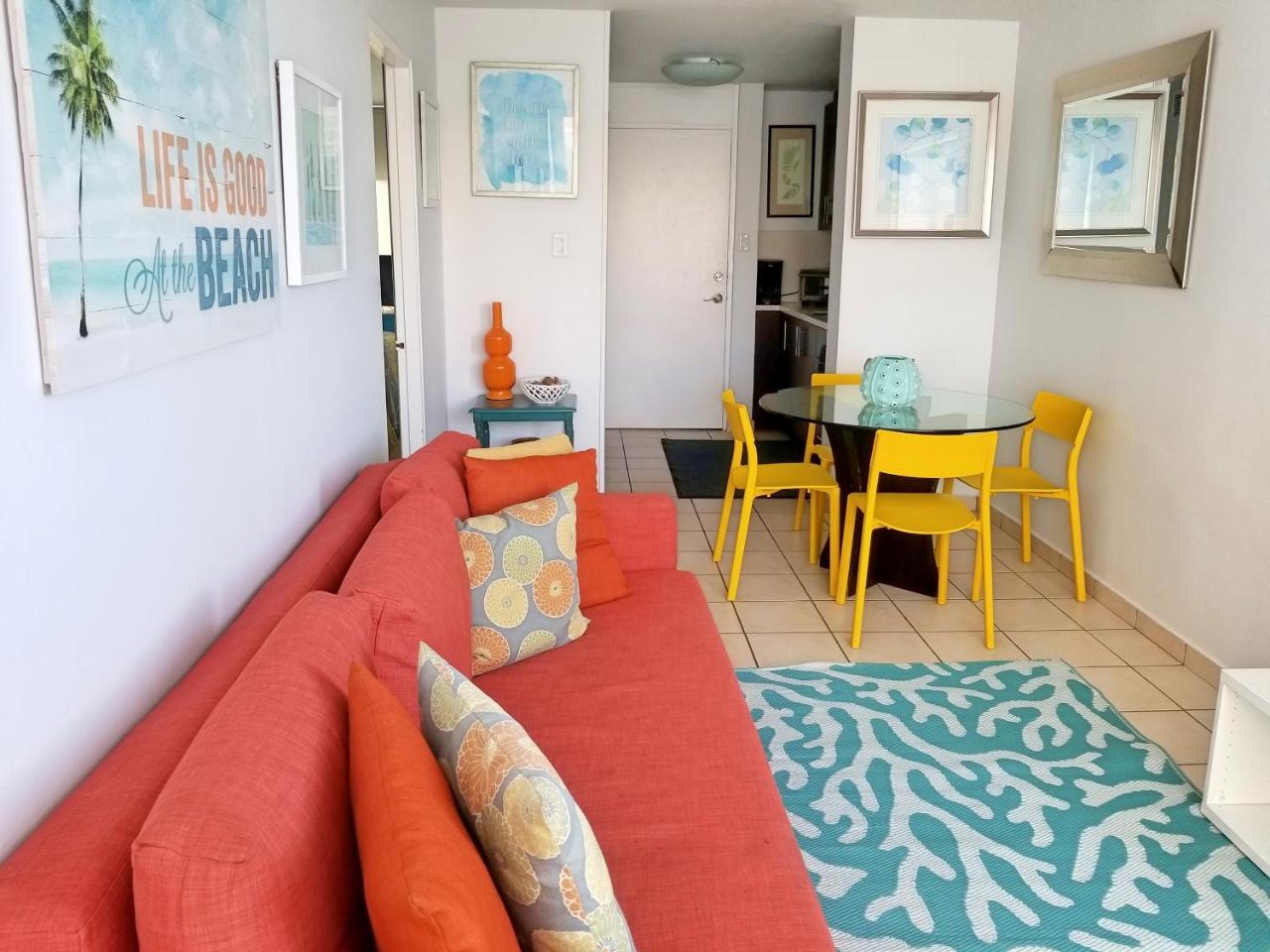 Beachfront Coral Beach Condo Сан Хуан Екстериор снимка